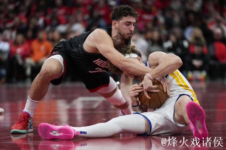 申京篮下进攻未果，乌度卡不满裁判抱怨与申京双双吃T